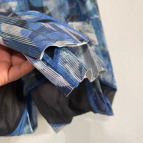 Lululemon On Pace Patterned Cropped Leggings Blue - Picture 9 of 12